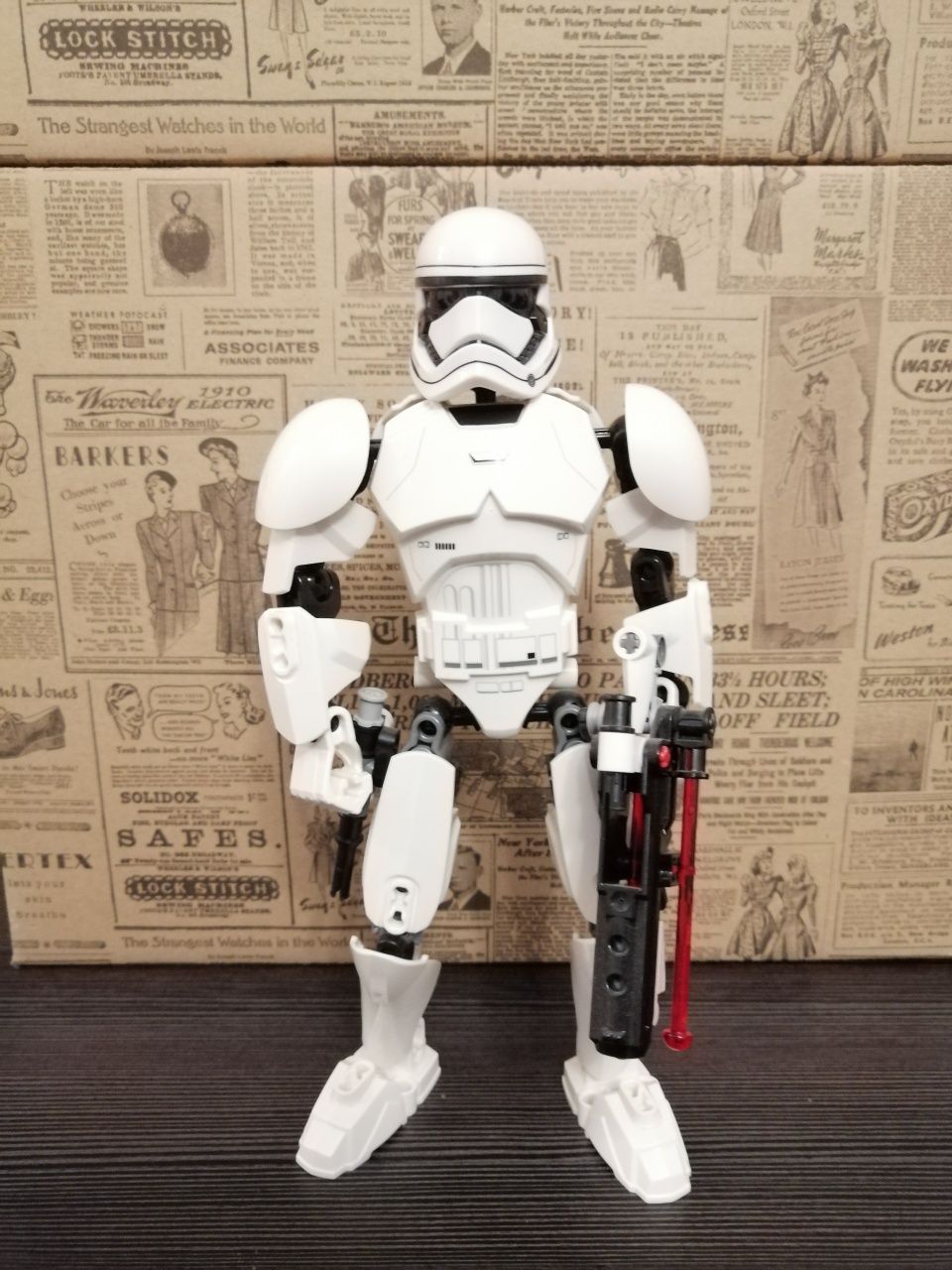 Star Wars LEGO Buildable 75114 First Order Stormtrooper