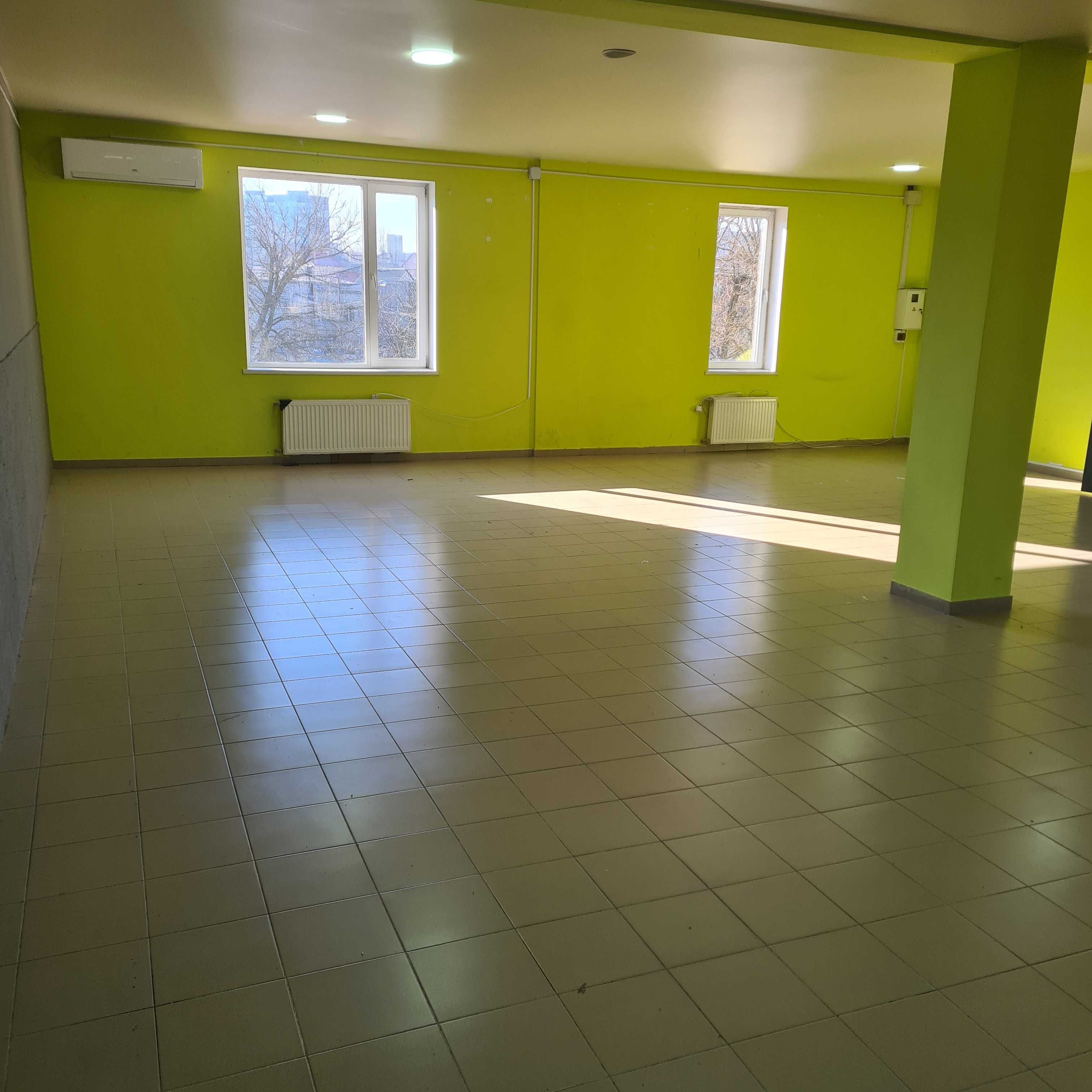Здам в Чорноморську приміщення 175 м. з виходом на фасад вул. Садової