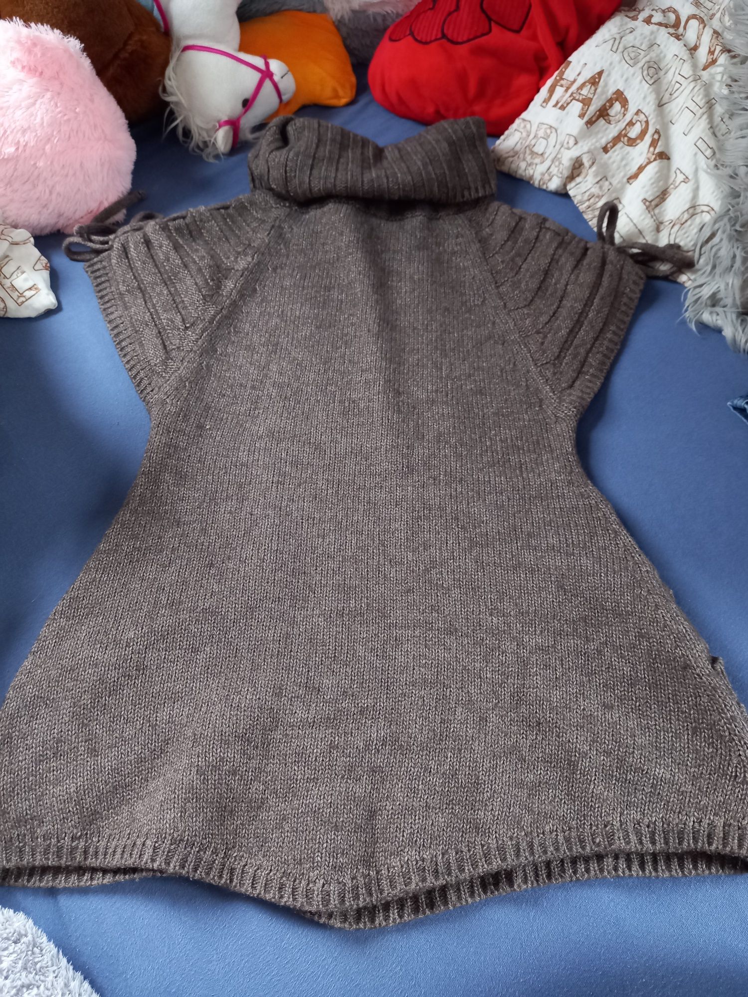Sweter ciążowy z golfem i krótkim rękawem