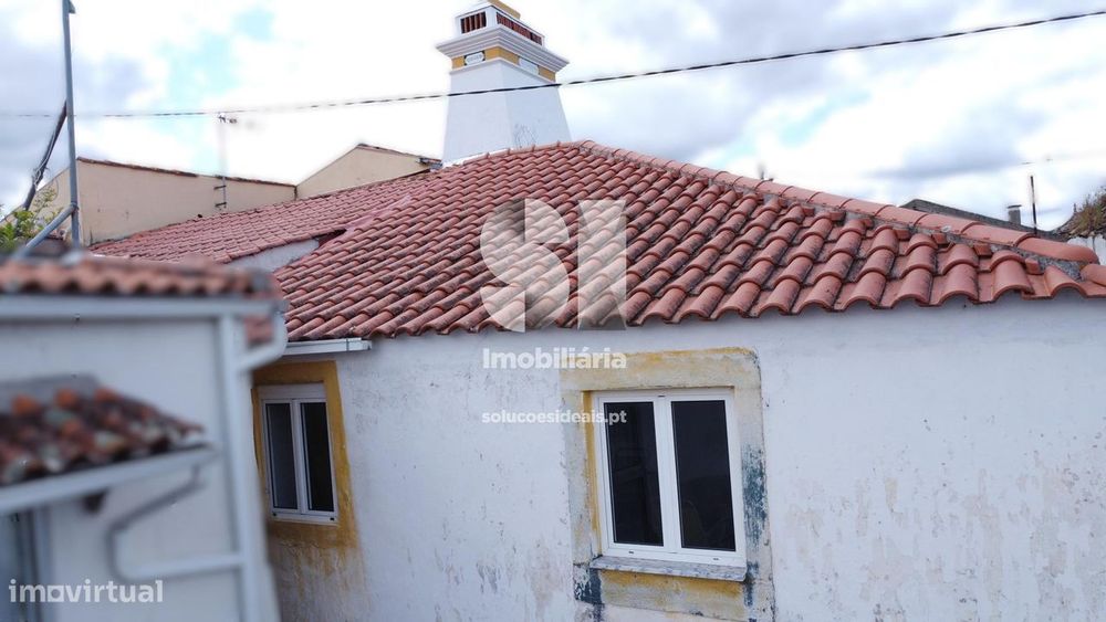 Moradia Geminada T2  bom investim