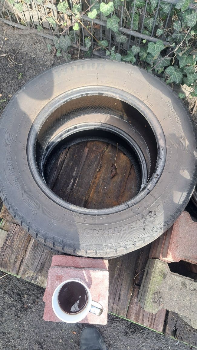 Opona zimowa 2 szt powertrag 205/65r15