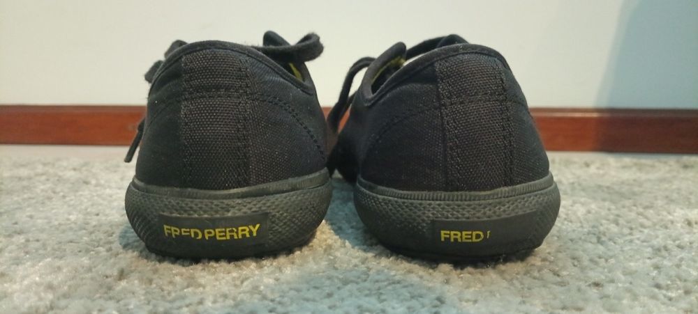 Sapatilhas Fred Perry, tamanho 42