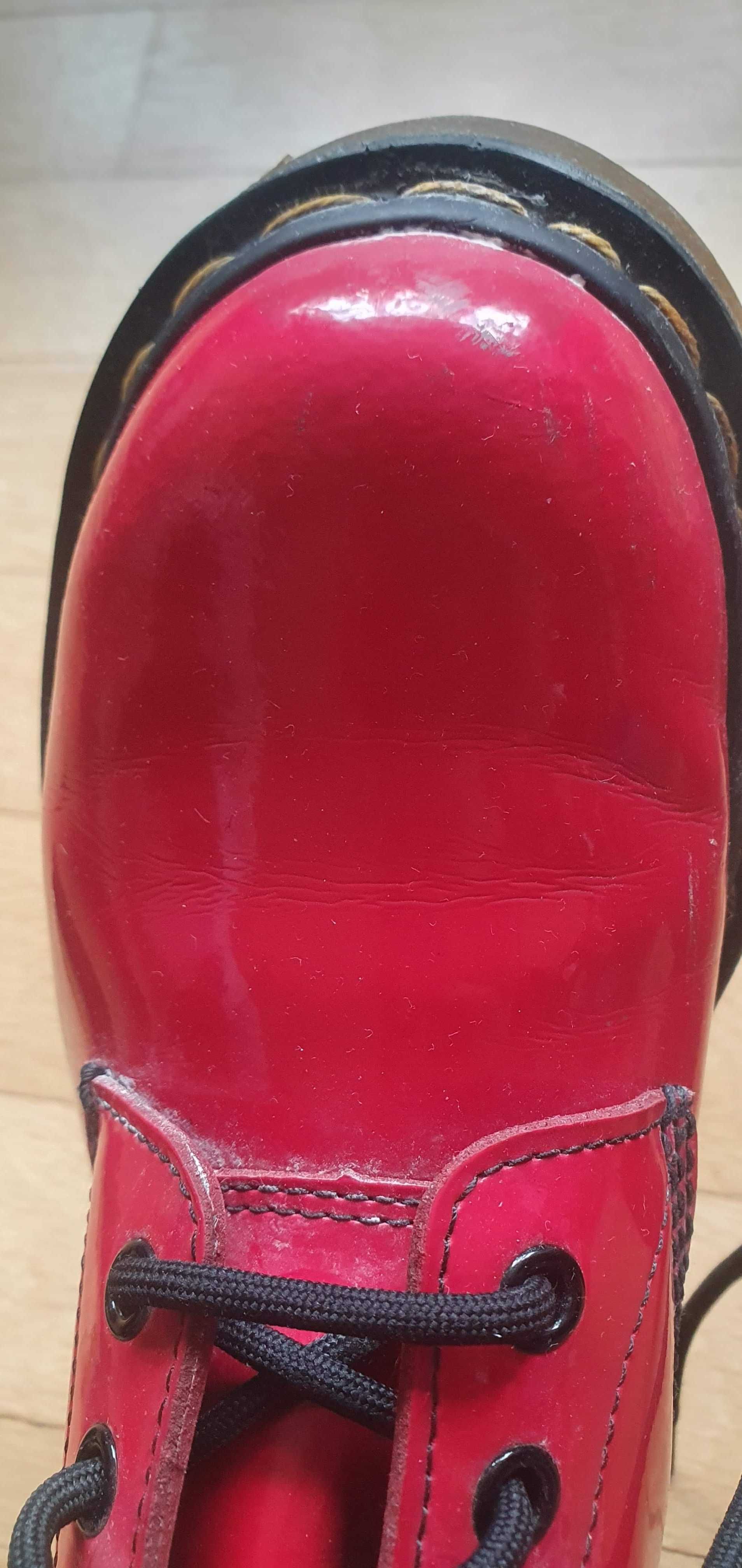 Buty Dr. Martens 1460 W Red Rouge Patent Lamper, czerwone, rozmiar 38