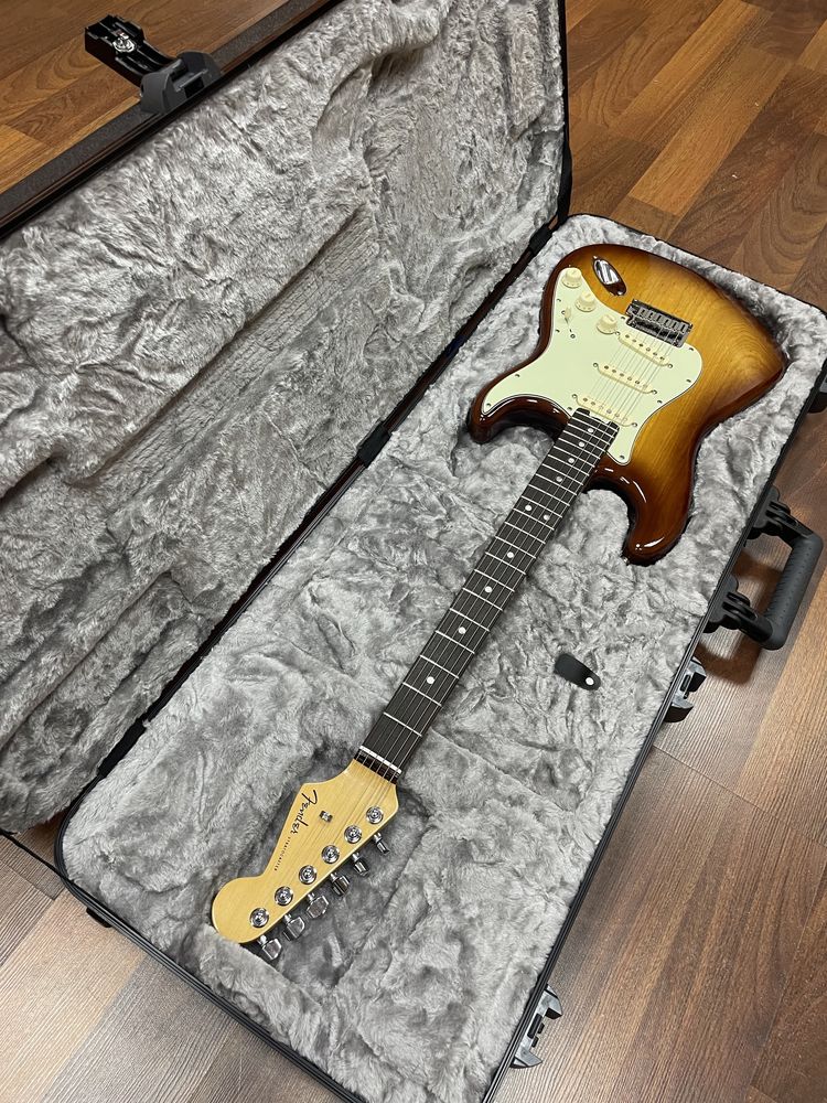 Fender Stratocaster American Elite Sienna Sunburst Ash (1800$)