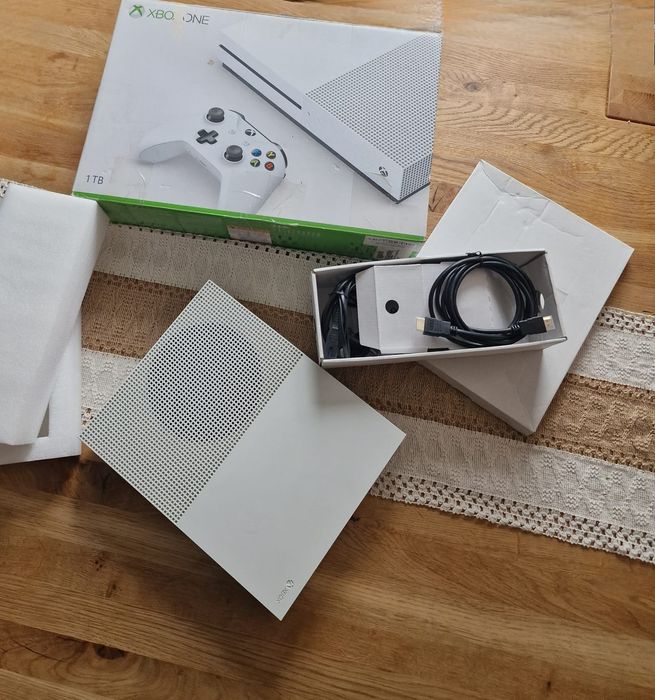 Xbox One S 1TB Robot White – Unikatowy Stan KOLEKCJONERSKI !!