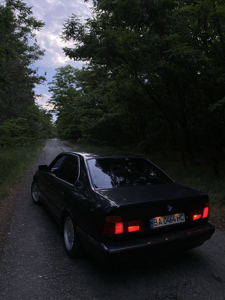 Продам бмв е34.