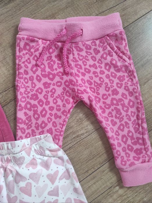 Spodenki na dziewczynkę rozmiar 62/68