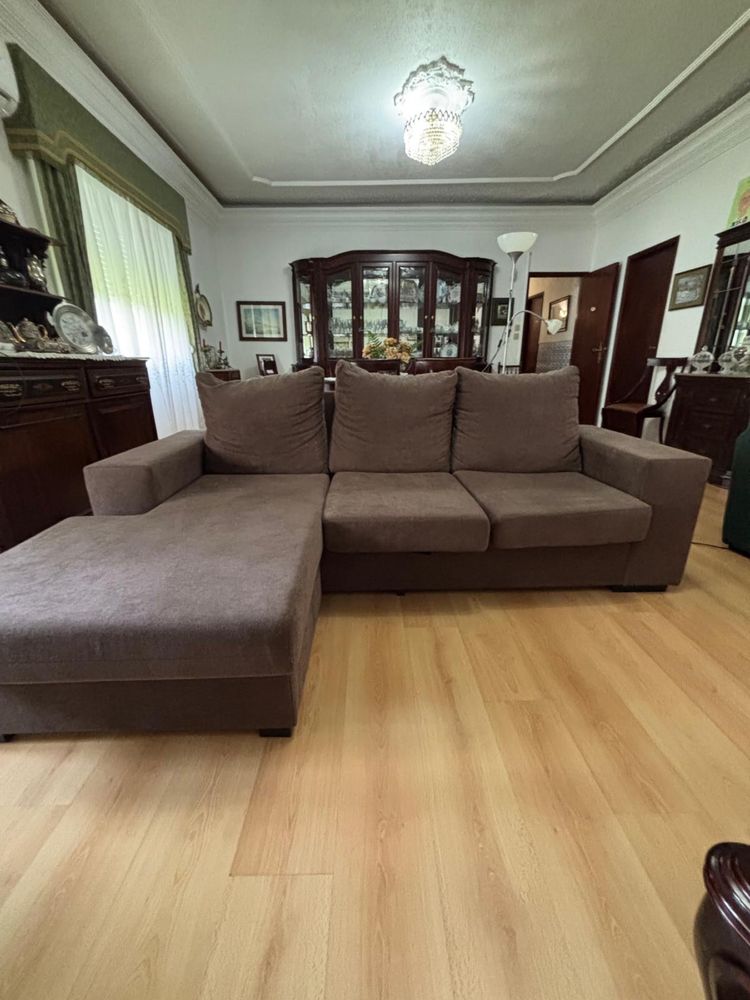 Sofá chaise long semi novo 2.30m castanho
