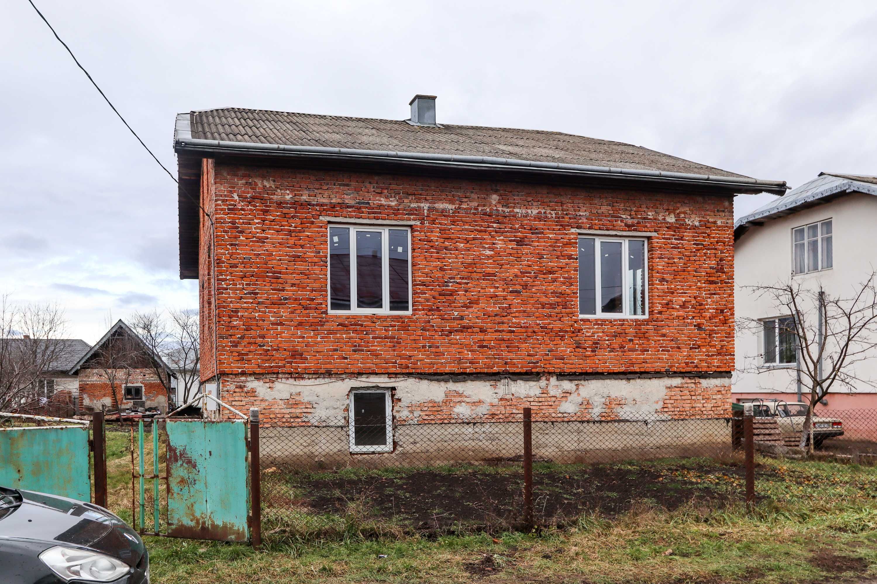 Будинок з роздільними кімнатами в с.Підпечери за вул.Шевченка, 229 м2