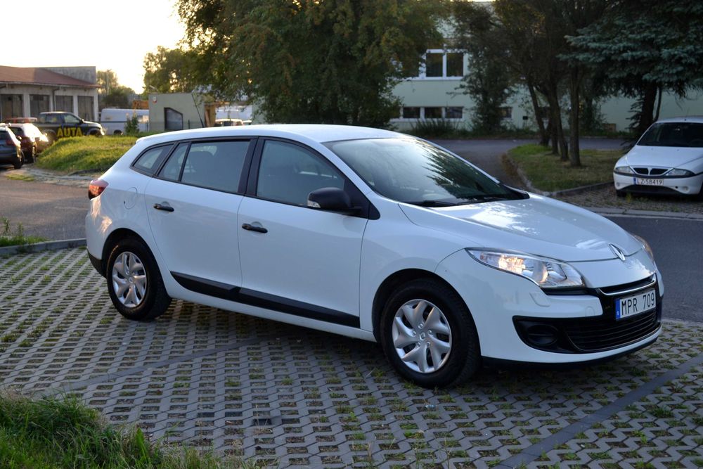 Renault Megane III kombi 2013 rok 1,6 benz tylko 80 tys. km IDEALNY