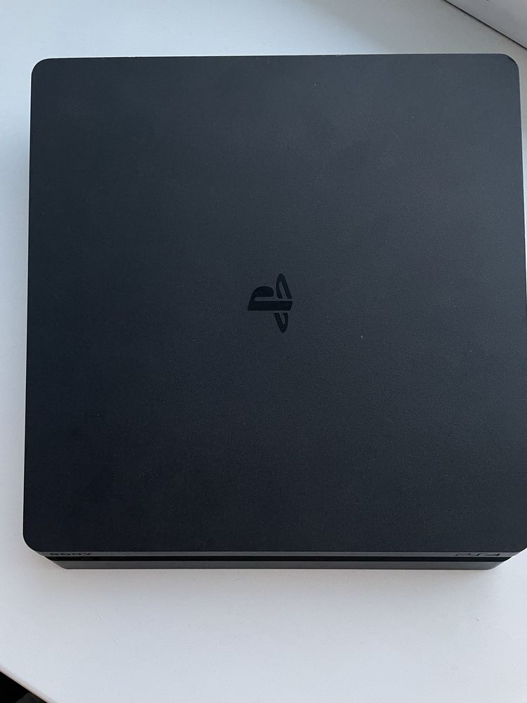 PS4 звичайна, Sony PlayStation 4