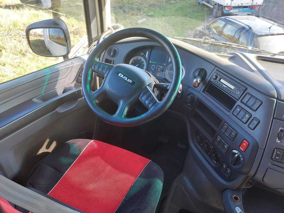 даф 2015  року та напївпричеп Euro 6