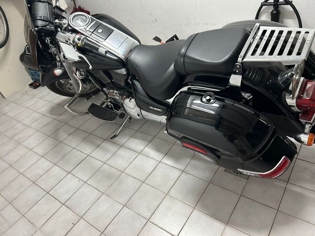 Suzuki intruder lc 1500