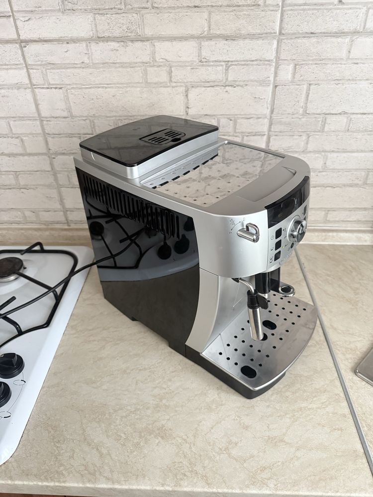 Кофемашина DeLonghi Magnifica S ECAM 22.110