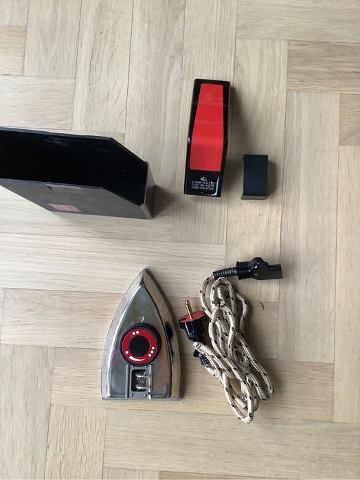 Утюг дорожный