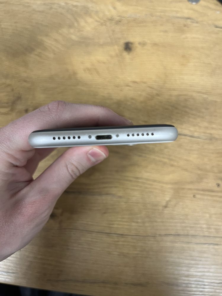 iPhone 11 128.