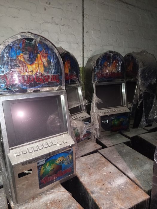 Ігрові автоати , плати, тумби, кресла