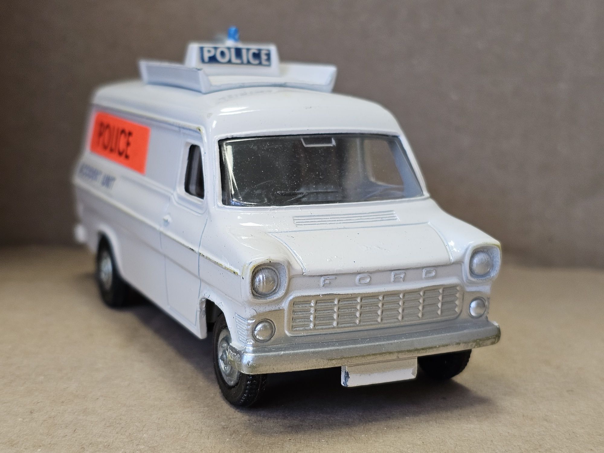 Dinky Toys Ford Transit