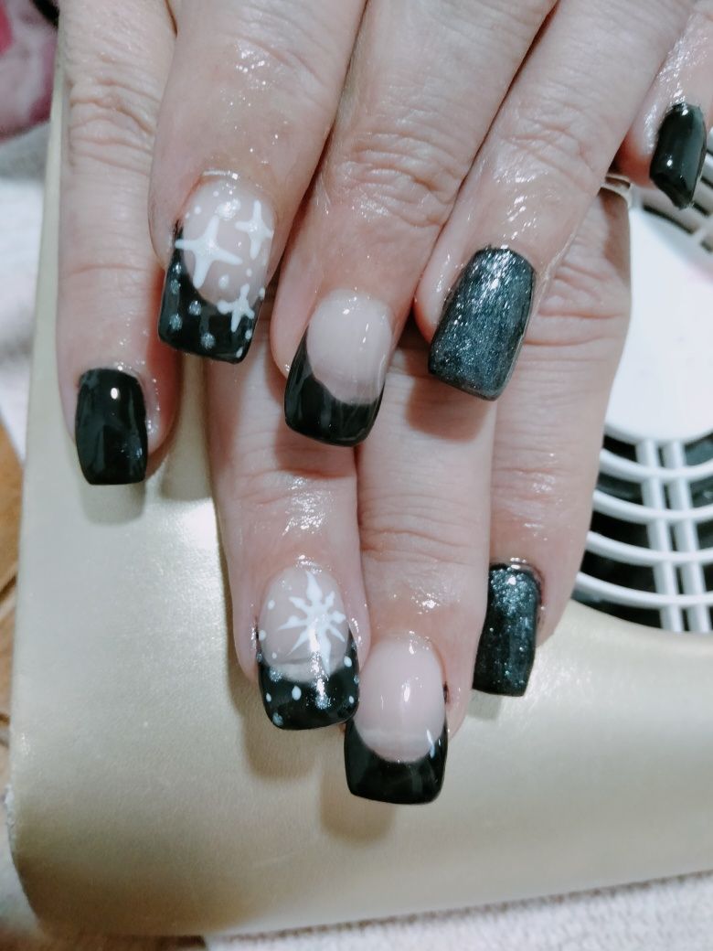 Unhas de gel e gelinho