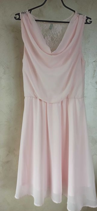 Sukienka damska elegancka letnia zwiewna pudrowa koronkowa wesele