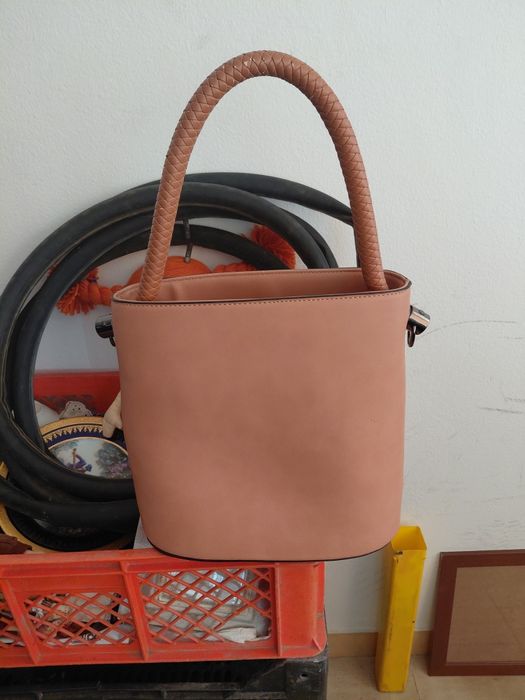 Mala de senhora em bom estado