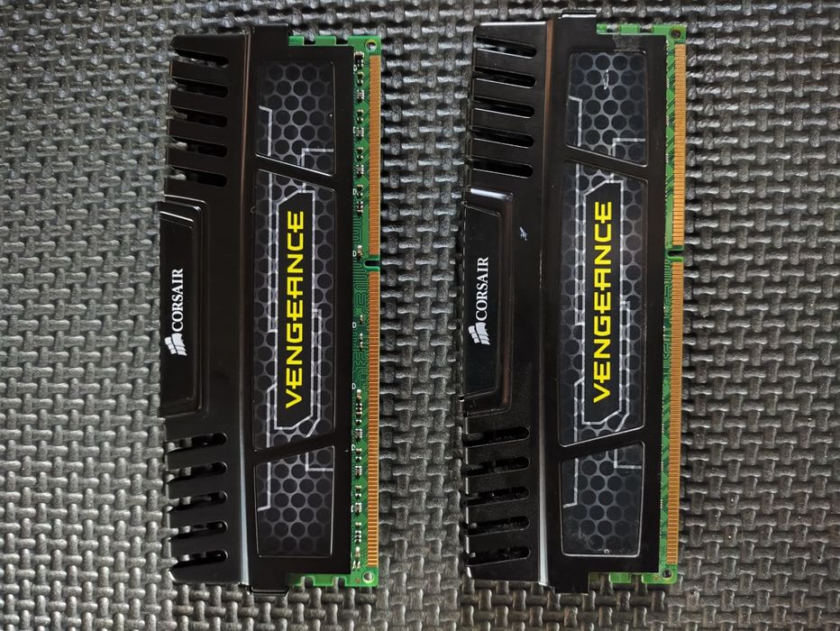 Asus p8h61-m le/usb3 + 8GB ramu