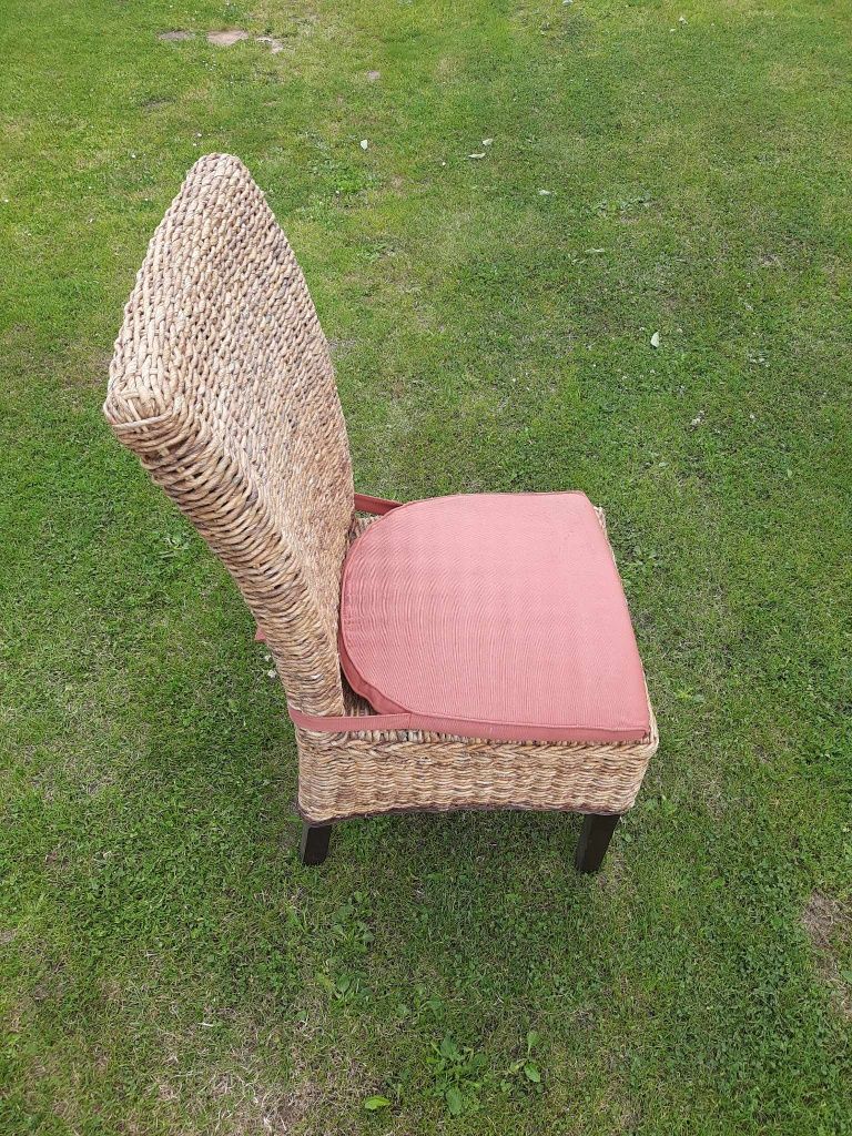 Krzesła rattanowe