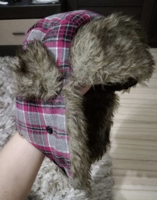 Czapka uszatka ciepła roz S  Jak Nowa