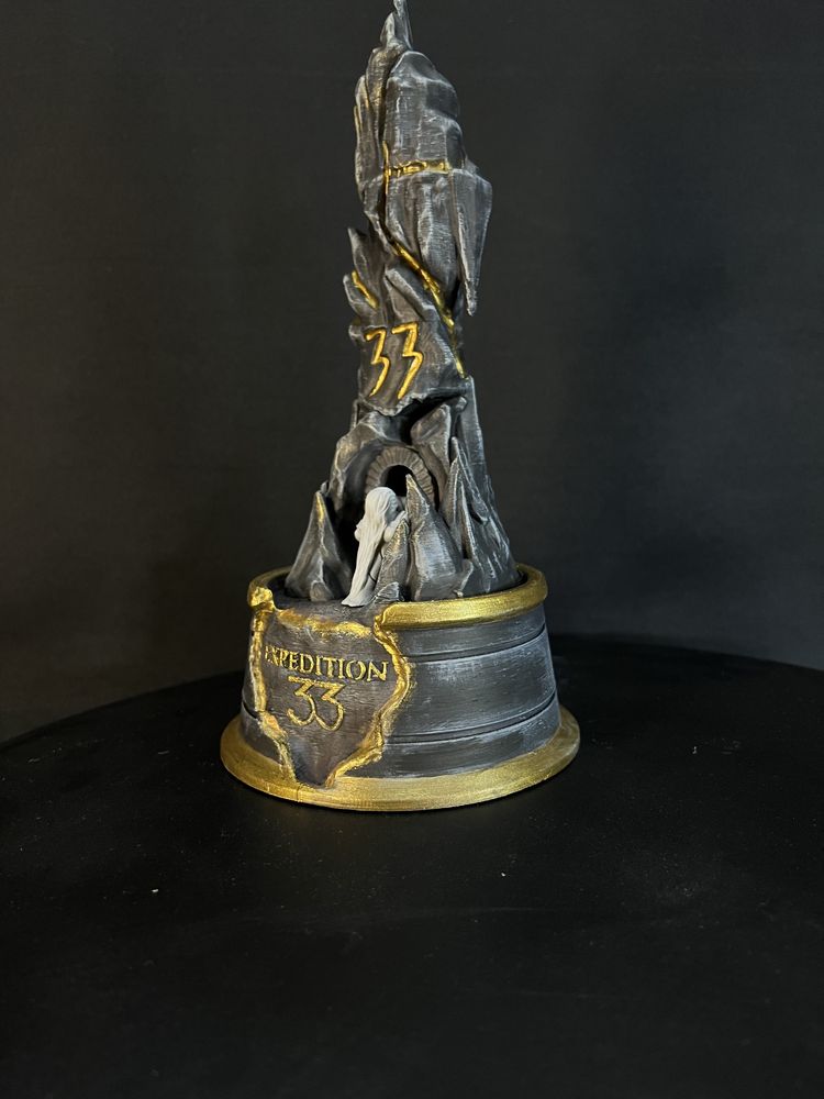 Estatua Expedition 33 - Monilith