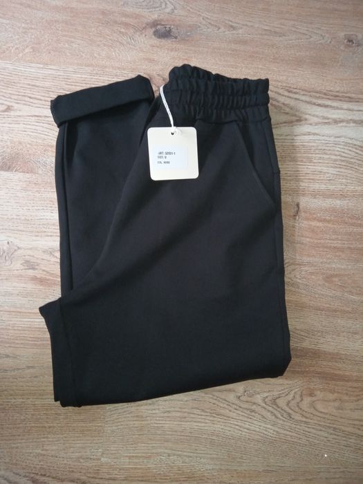 Spodnie damskie z wiskozy Wiya czarne