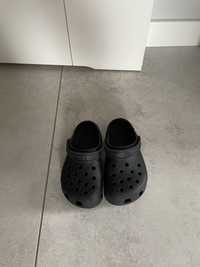 Czarne klapki CROCS 28 29