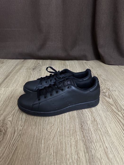 Продам шкіряні кррсівки Lonsdale