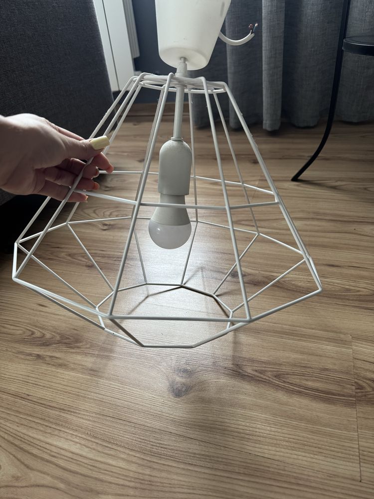 Sprzedam białą lampę