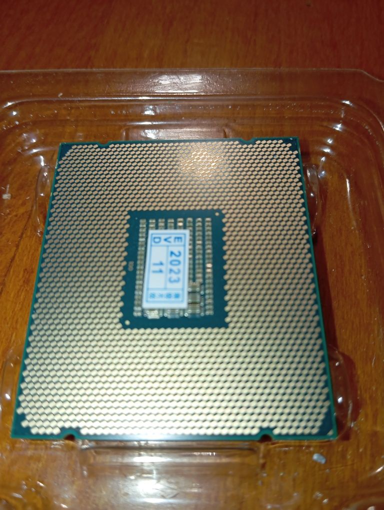 Intel Xeon E5 2640 V4, E5 2650 V4, E5 2630 V4