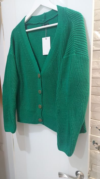 Кардиган в кольорі"Міланський зелений"