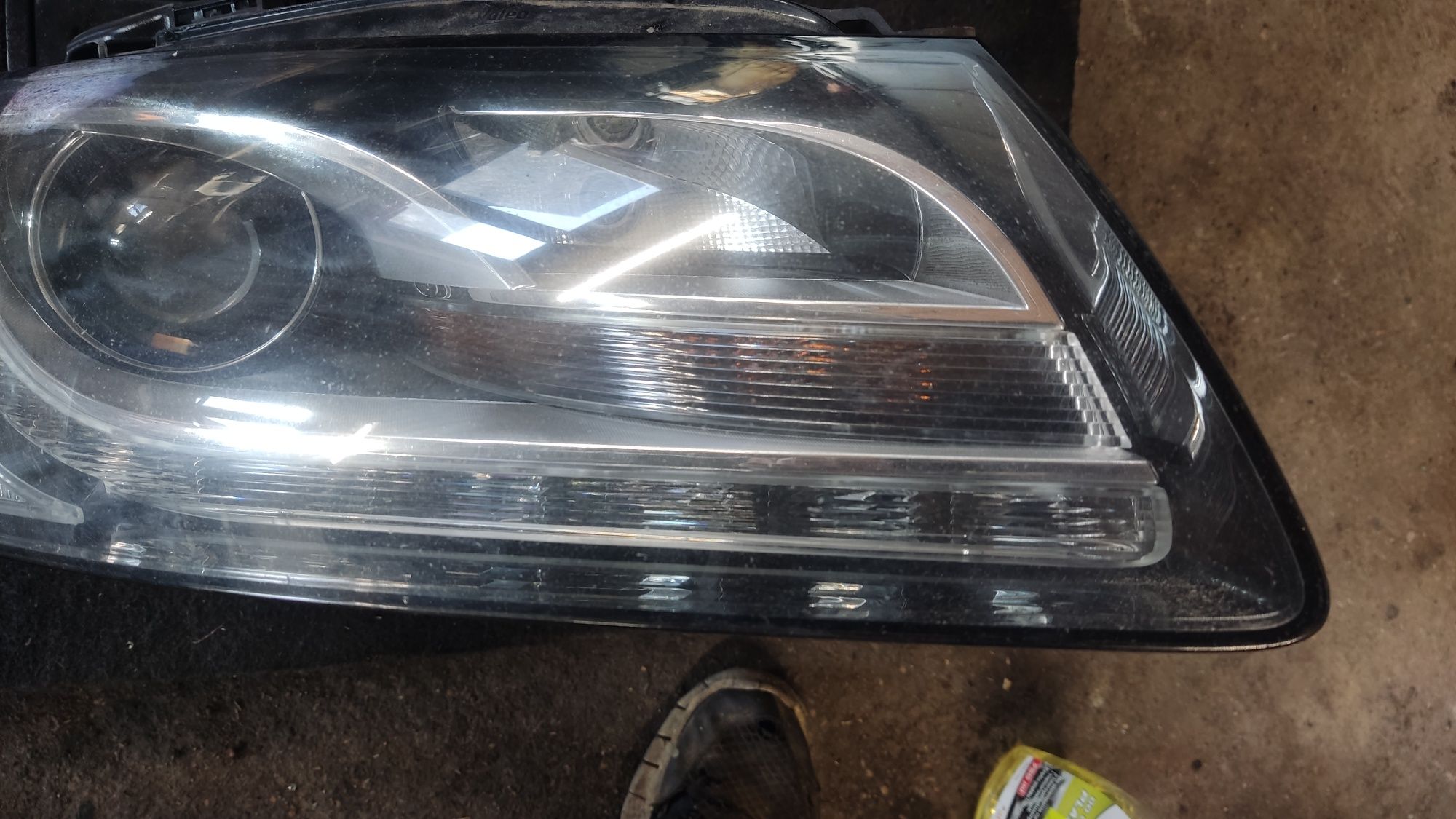 Lampa przód przednia prawa audi A5 8t Xenon