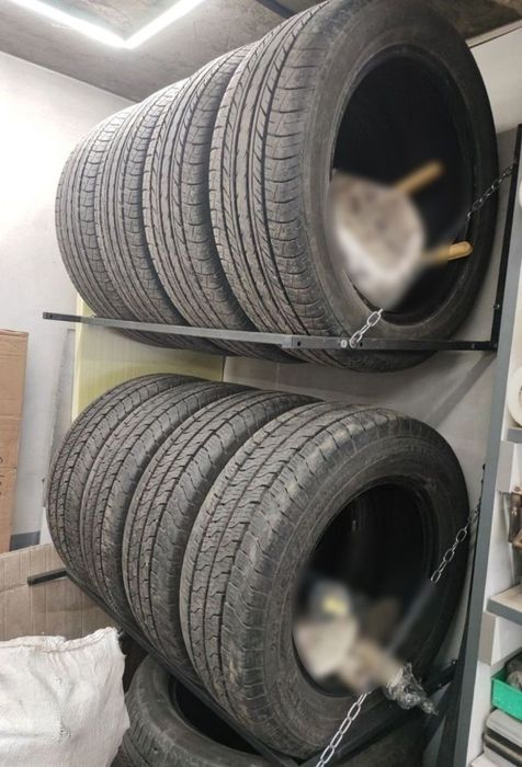 Полиця для зберігання змінних коліс і шин настінна