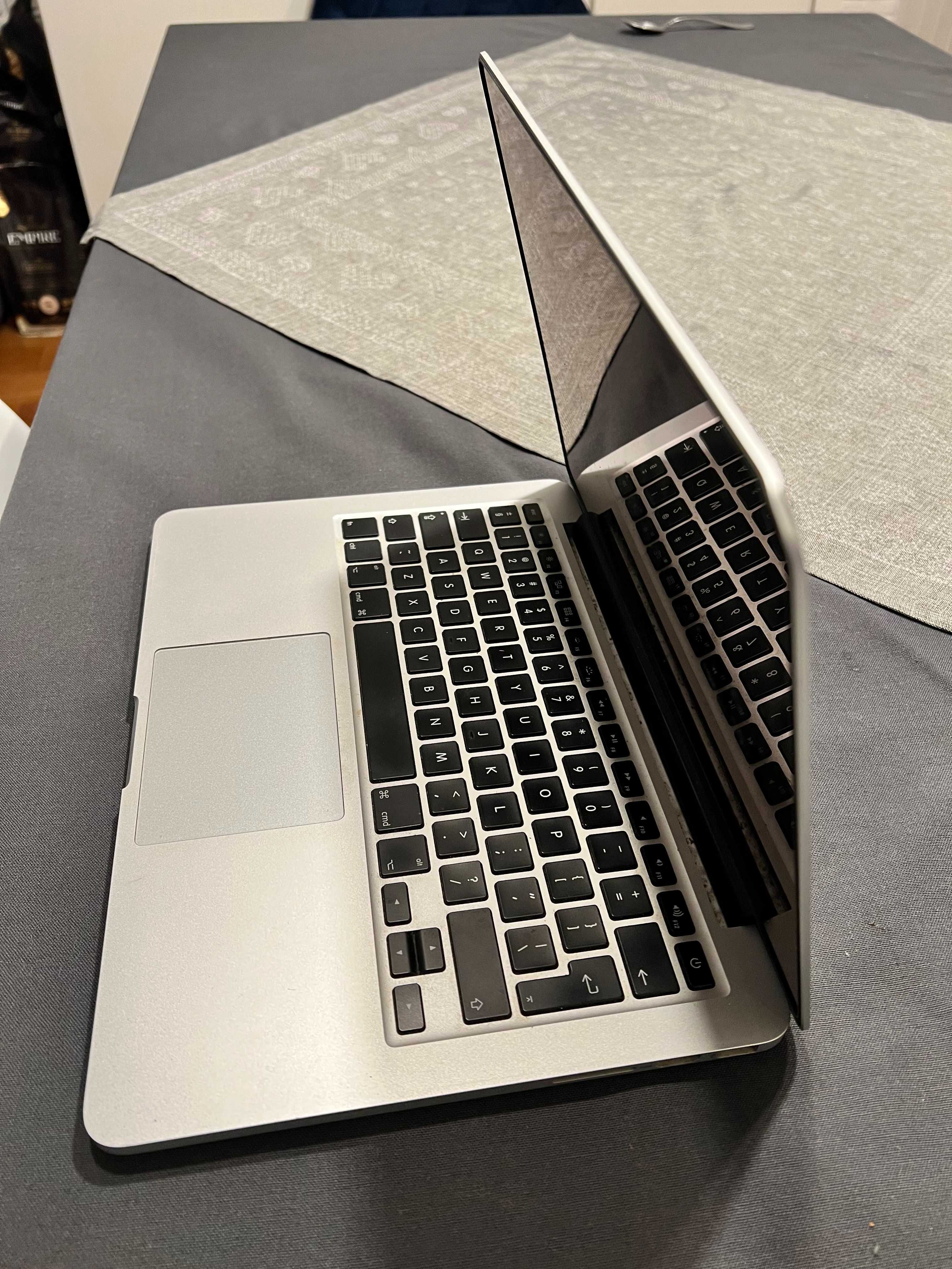 Apple MacBook Pro (Retina, 13-calowy, połowa 2014 r.)