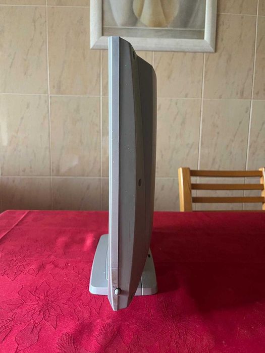 Televisao Grundig com comando