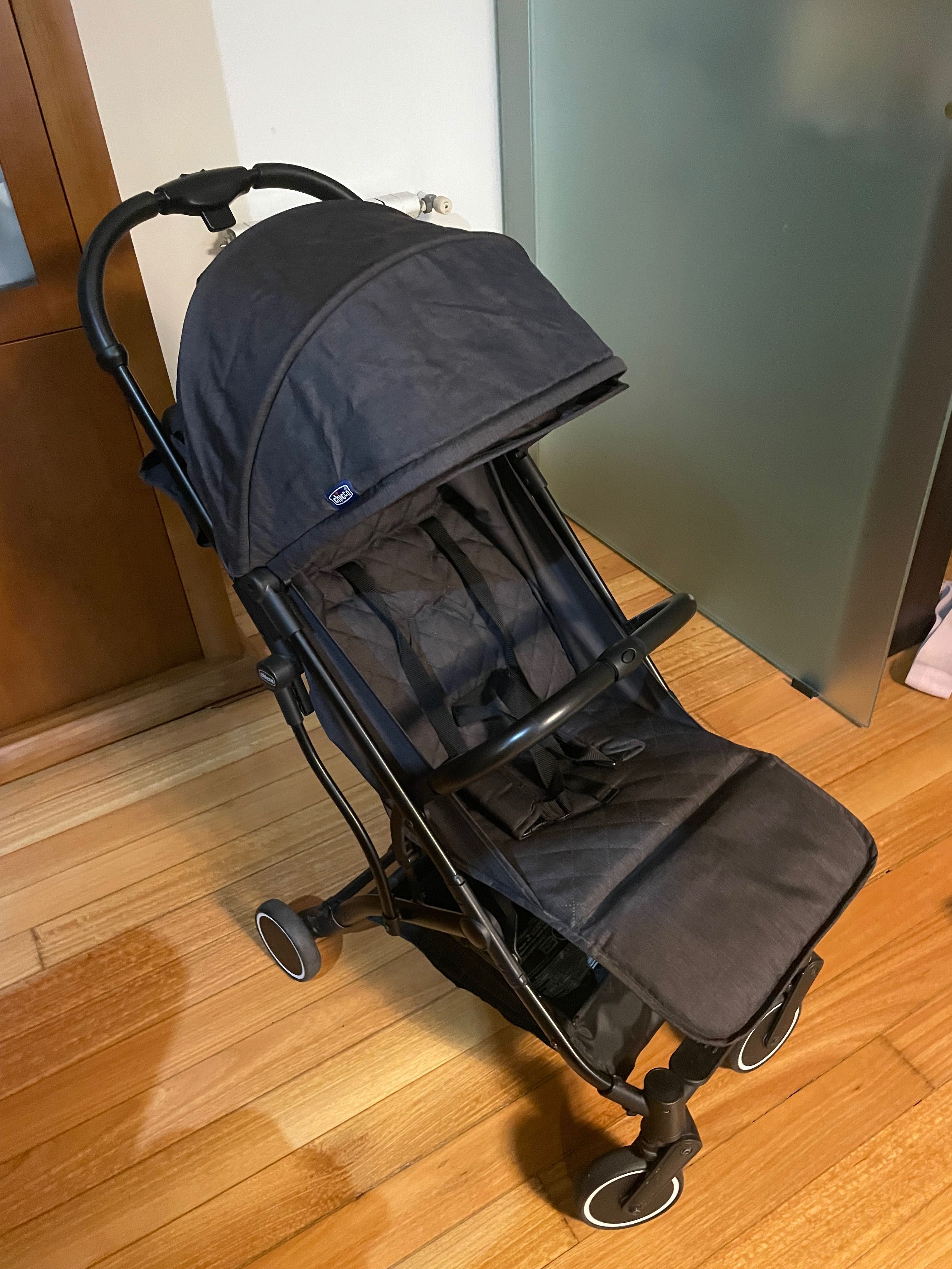Carrinho bebé chicco trolley me