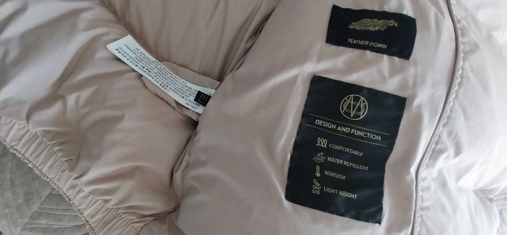 Massimo Dutti  -  Blusão de plumas naturais