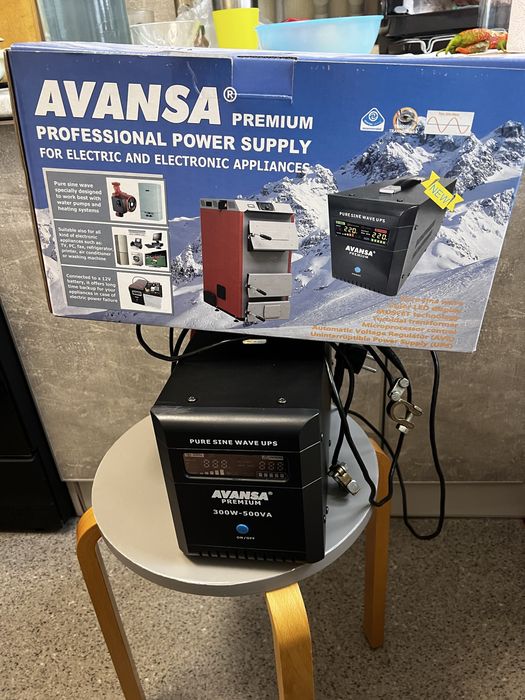 Резервне живлення ДБЖ UPS інвертор 12В-220В Avansa 300W 500VA