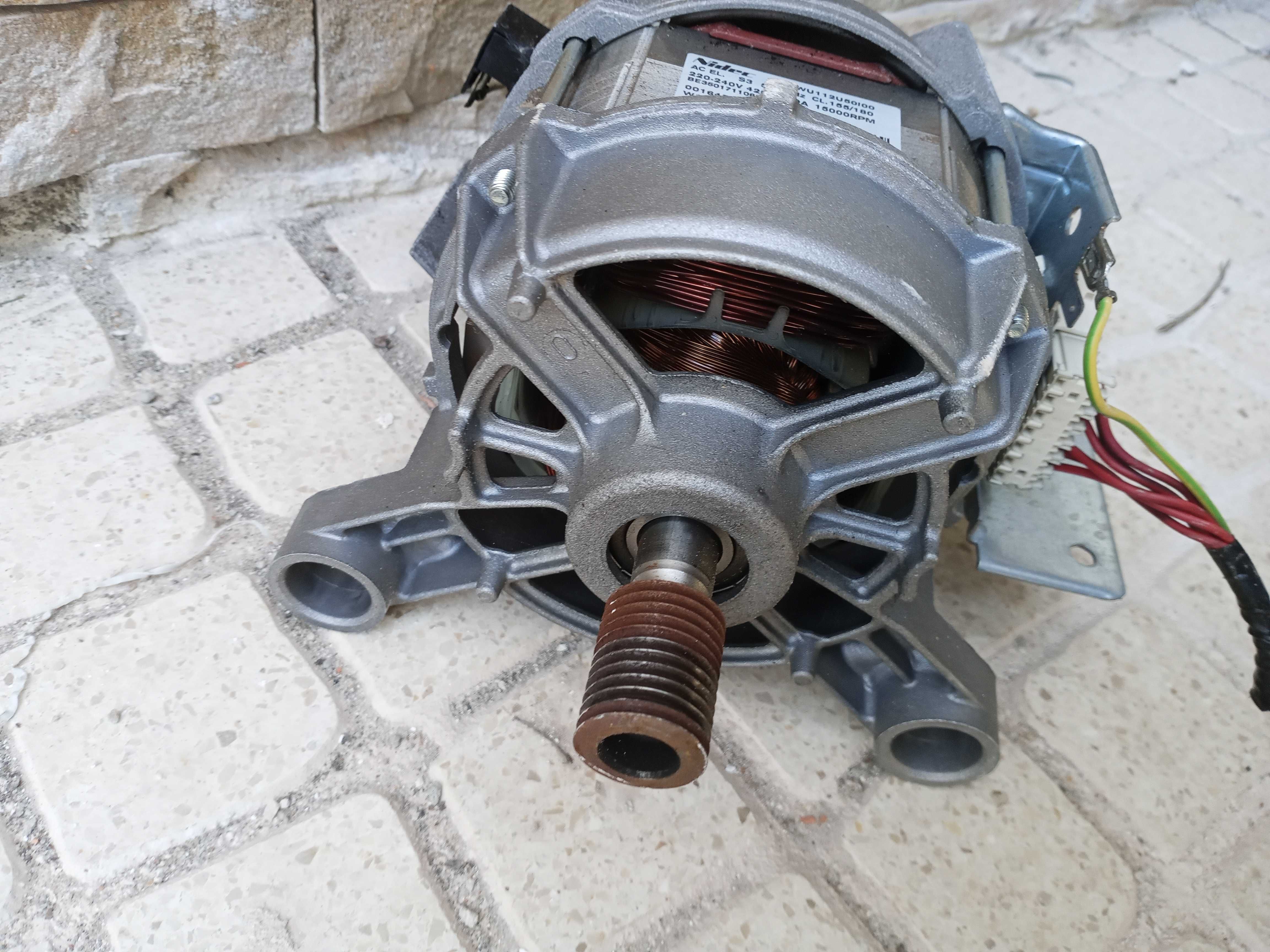 Motor Maquina de Lavar Roupa Indesit - Modelo BWE71253