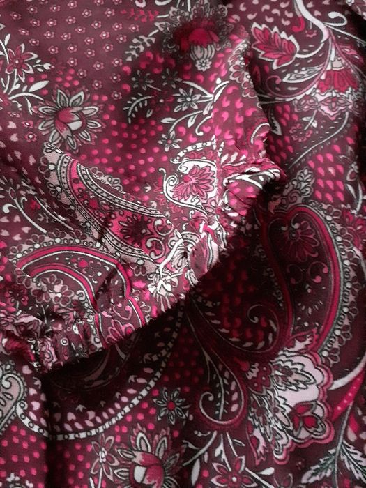 Bordowa sukienka w print roz.46