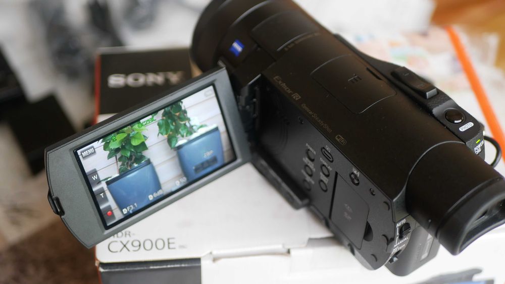 Kamera cyfrowa SONY HDR-CX900E. Ekstra stan. Dodatki. Atrakcyjna cena.