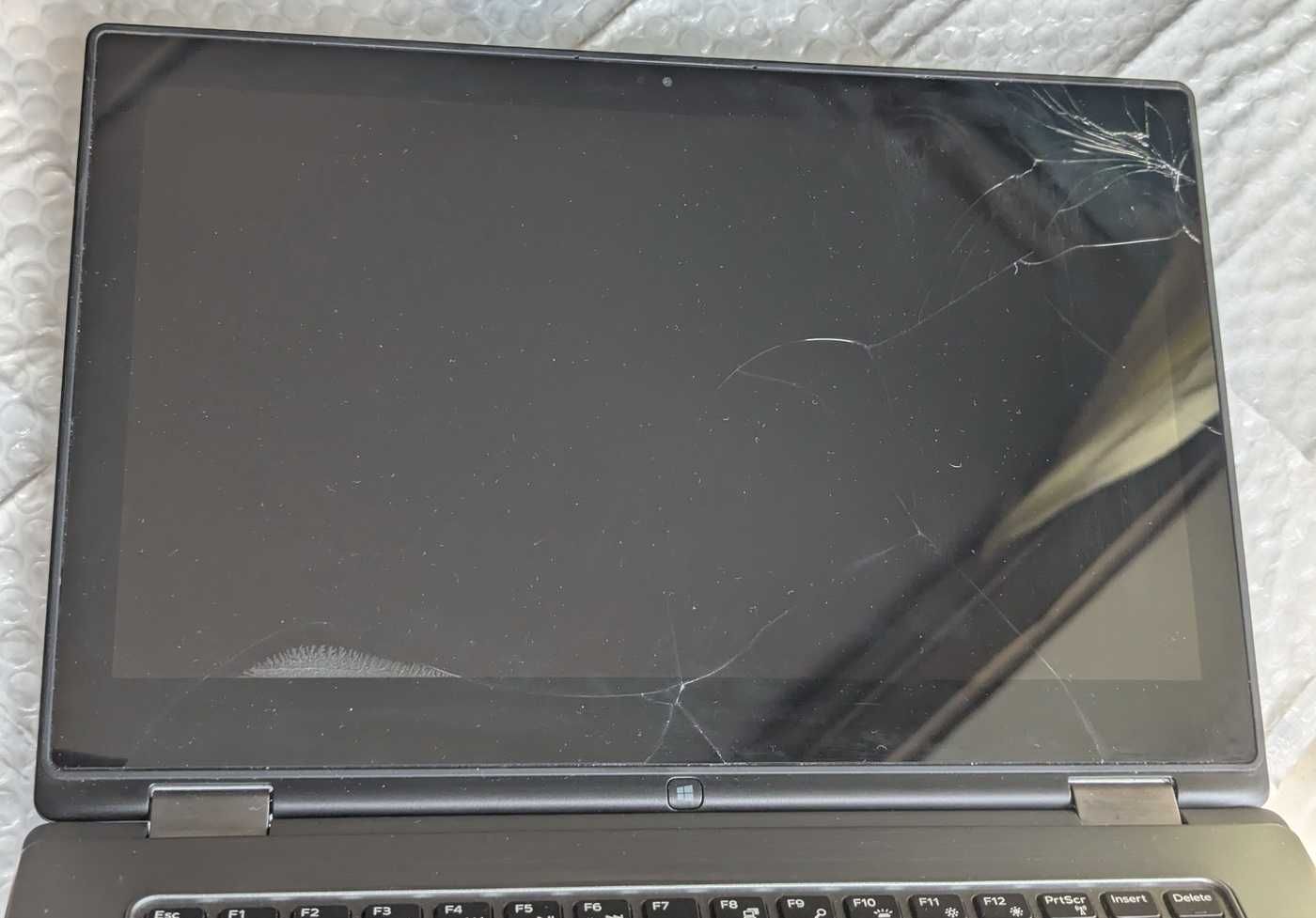 ноутбук 2в1 Dell Inspiron 13-7353 i3 6100U DDR8gb ssd 64 gb