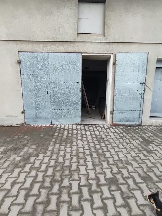 Używana brama garażowa, drzwi