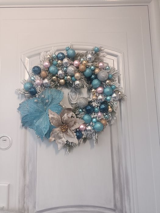 Новорічні віночки і композиції