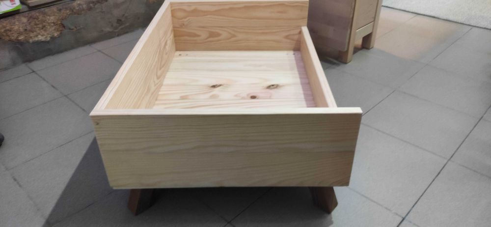 Cama cão e gato madeira