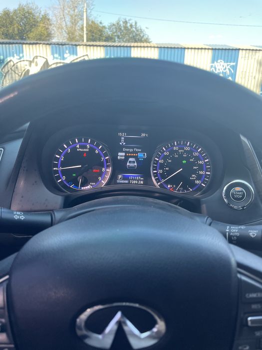 Infiniti Q50 Hybrid